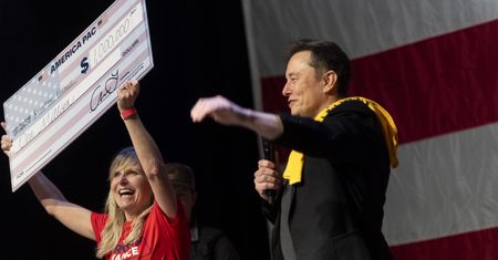 Elon Musk rozdaje milion dolarów dziennie. Sąd zadecydował, co dalej