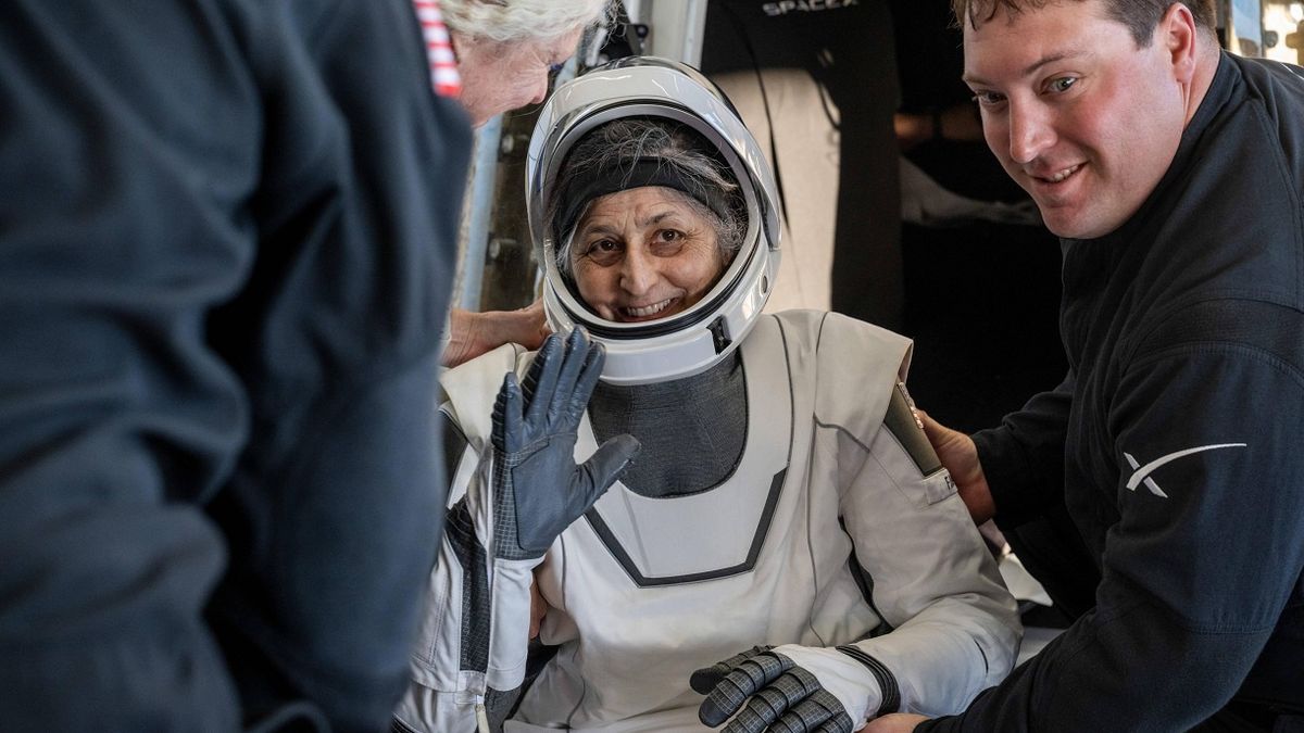 Suni Williams wróciła z kosmosu po 9 miesiącach.