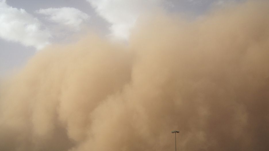 Saharan Air Layer (warstwa powietrza saharyjskiego).