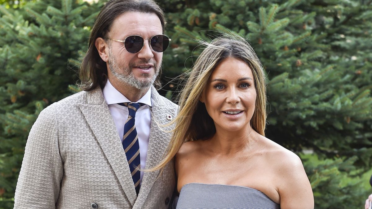 Małgorzata Rozenek w za małej sukience na ślubie Opozdy i Królikowskiego