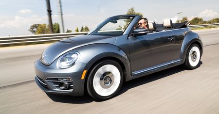 Pożyczasz auto osobie, której nie ufasz. Sporządź prostą umowę lub użyj naszej