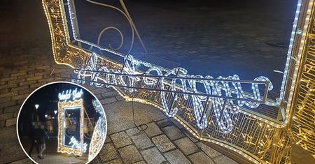 Ktoś uszkodził świąteczną iluminację na Placu Litewskim w Lublinie