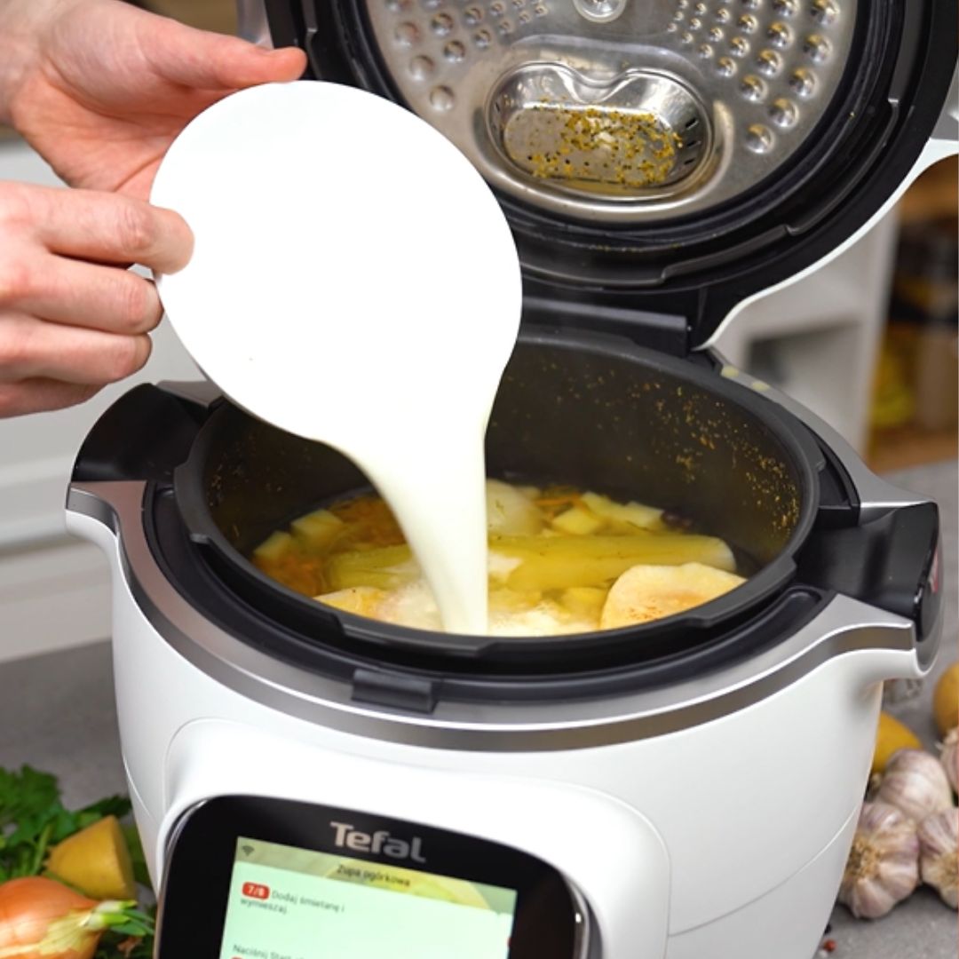 Zupę zabielam przy pomocy jogurtu naturalnego