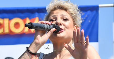 Magdalena Narożna eksperymentuje z fryzurą. Internauta: "Kolor jak DENATURAT" (FOTO)