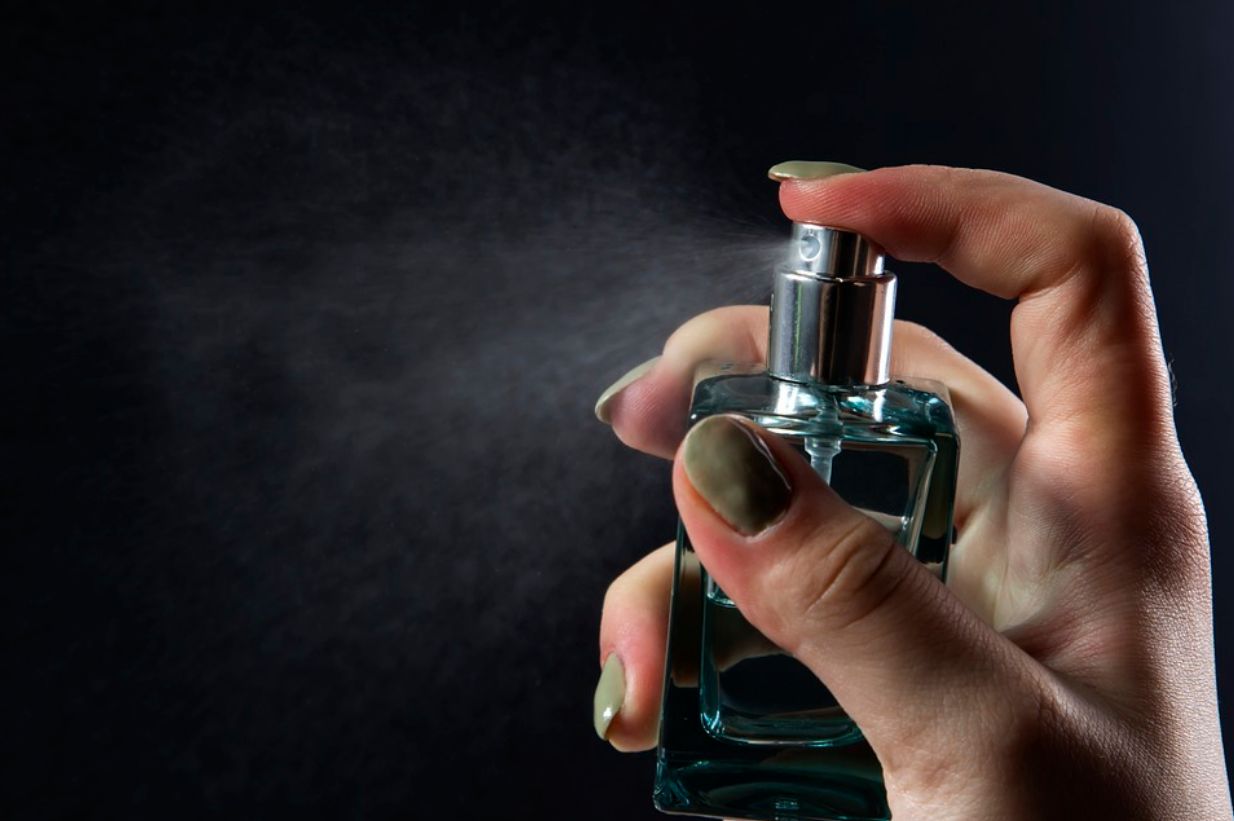 Te perfumy kosztują fortunę. W popularnym dyskoncie znajdziesz podobny zapach za... 38 złotych