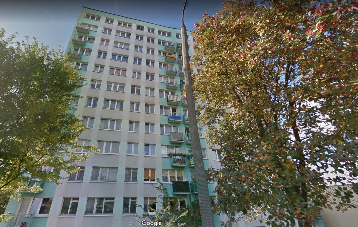 19-latek wypadł z okna wieżowca w Olsztynie 
