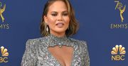 Chrissy Teigen nie chce już mieć sztucznego biustu. Wyjęła implanty