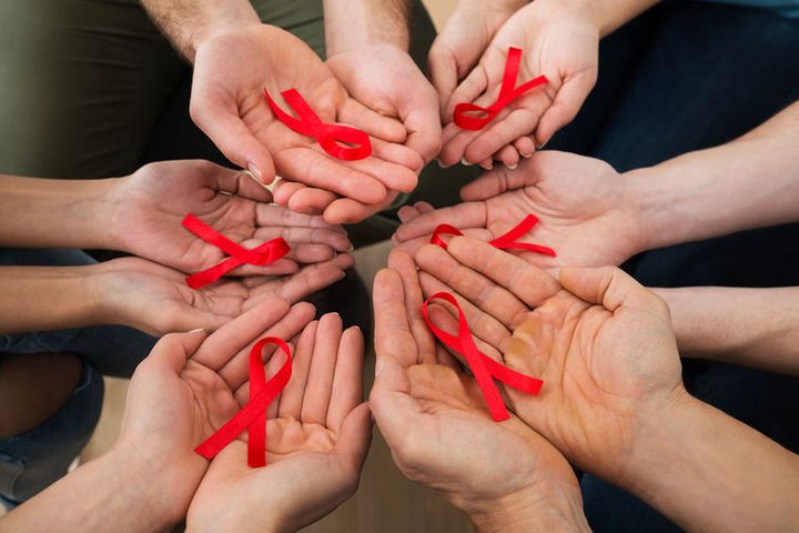 Coraz więcej nastolatków umiera na AIDS