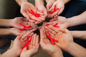 Coraz więcej nastolatków umiera na AIDS