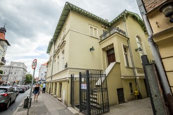 Starsze małżeństwo z Bydgoszczy mieszkało w fatalnych warunkach. ADM zaproponował im inne lokum