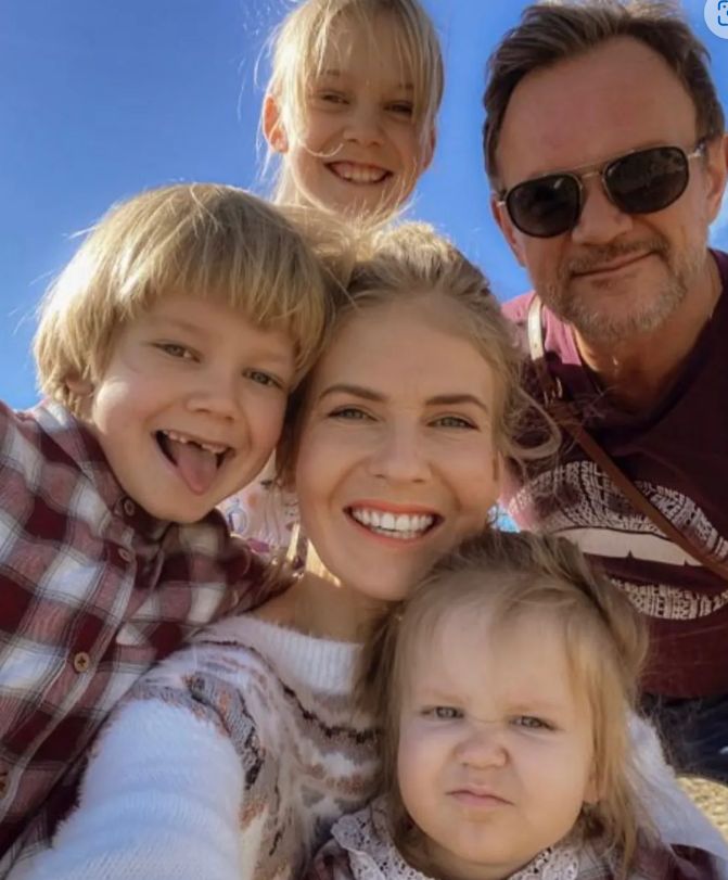 Cezary Pazura z dziećmi i Edytą Pazurą