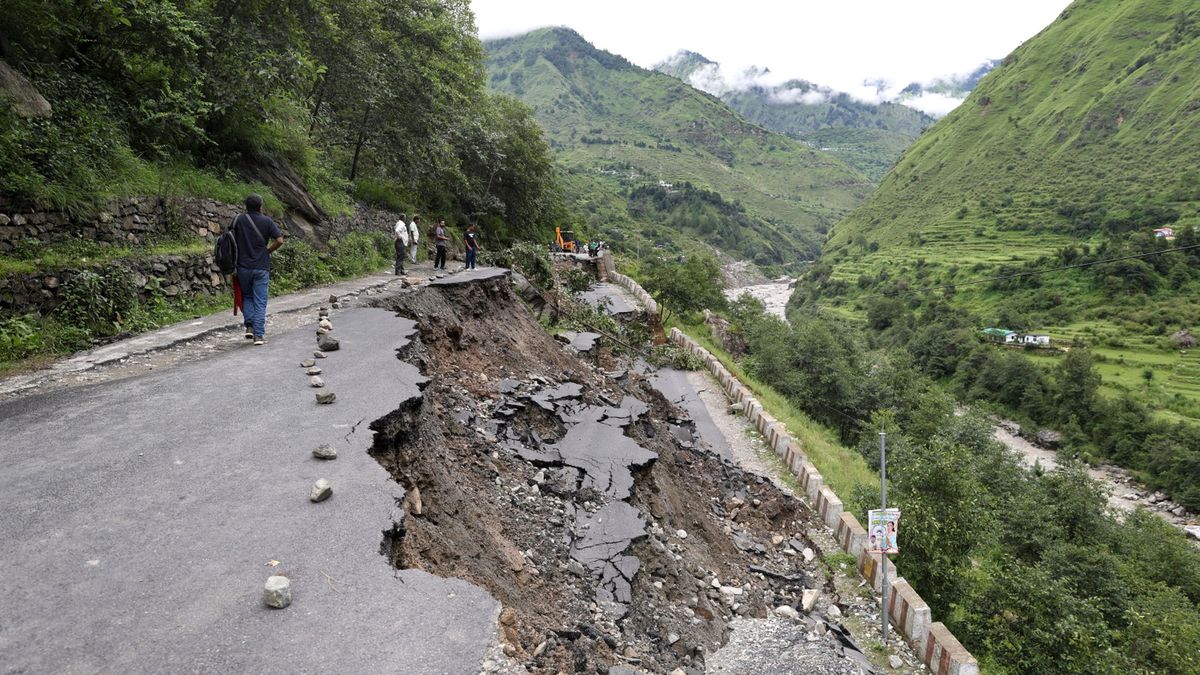 Powodzie powodują gigantyczne osuwiska 