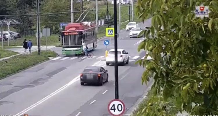 В Любліні велосипедистка потрапила під колеса тролейбуса 