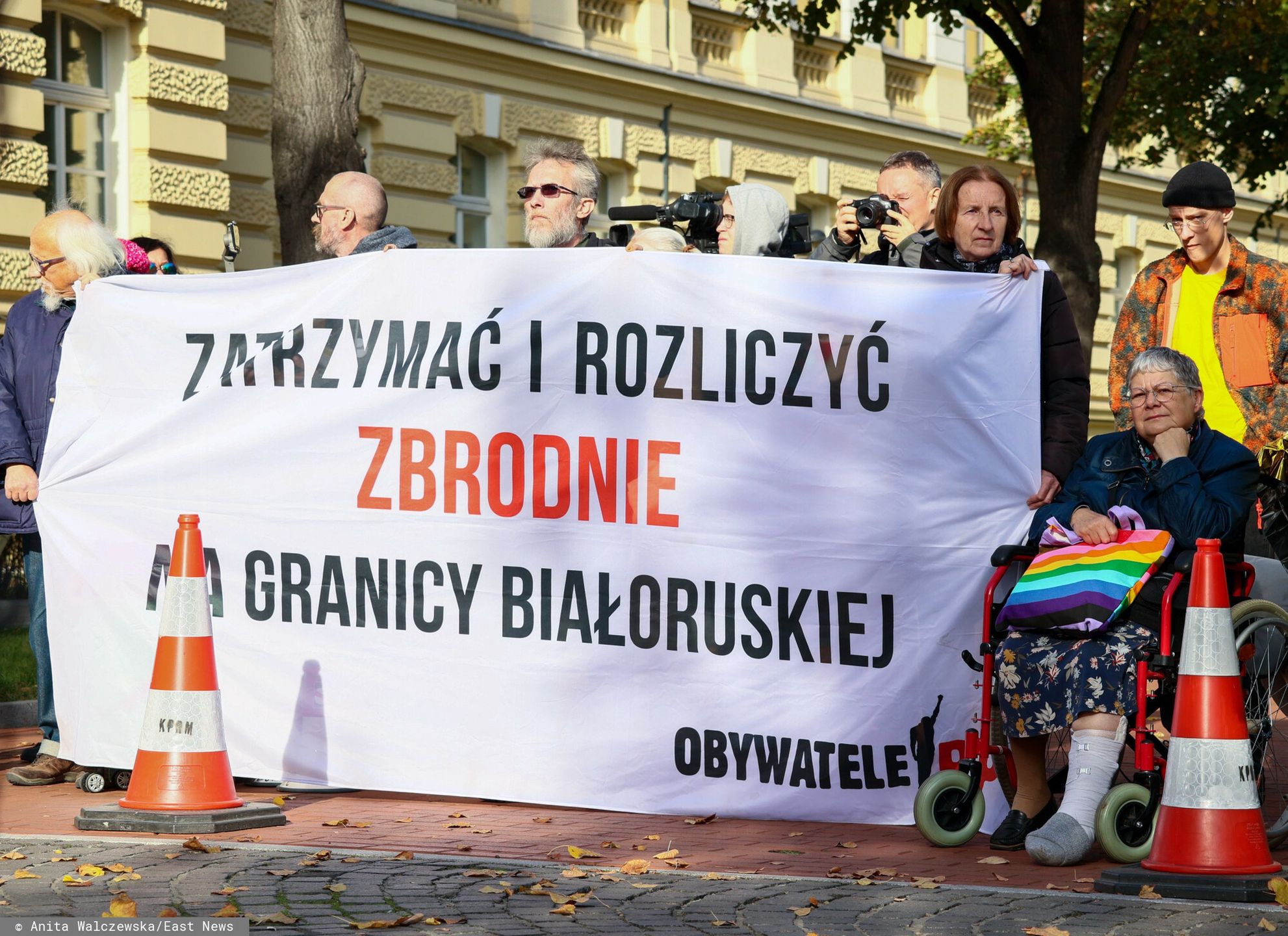 Azyl, prawo, konstytucja! - protest przed KPRMFot. Anita Walczewska/East News, Warszawa, 22.10.2024.  Azyl, prawo, konstytucja! - protest przed KPRM.Anita Walczewska