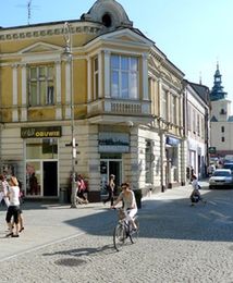 Straż Miejska krokami szacowała odległości. Komendant z mandatem