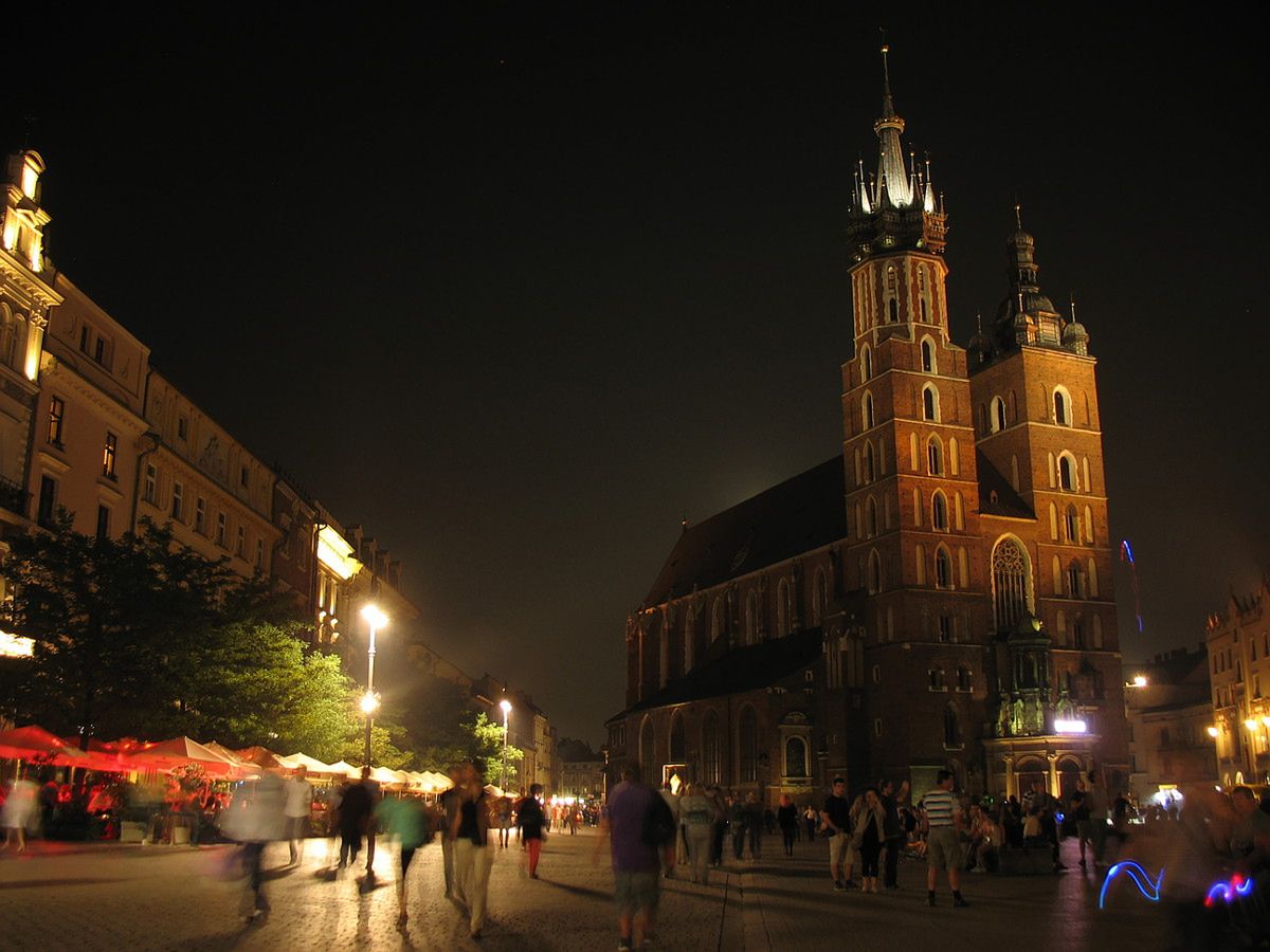 Kościół Mariacki w Krakowie (przysłona F2.8)