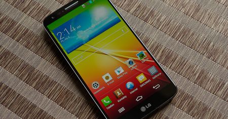 LG G2 — Smartfon magiczny
