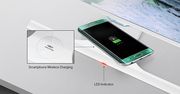 Monitor Samsunga bezprzewodowo naładuje smartfona