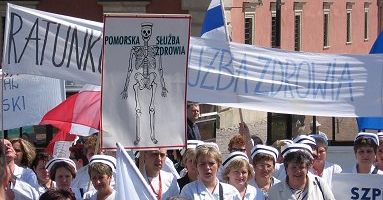 Pielęgniarki i lekarze wygwizdali premiera