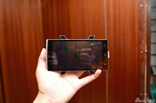 Chińczycy obiecują pierwszy smartfon z holograficznym obrazem...