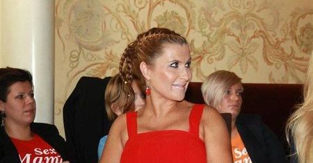 Kasia Skrzynecka w ciąży i w... mini!