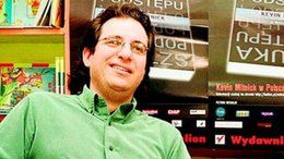 Znany na świecie haker Kevin Mitnick kilka lat temu odwiedził Wrocław. Po długiej odsiadce w więzieniu przestał włamywać się do komputerów. Zajął się m.in. pisaniem książek