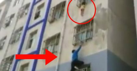 Człowiek-pająk ratuje 2-latka zaklinowanego w okiennej kracie