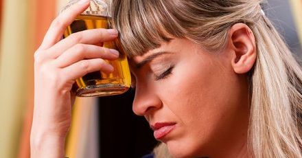 Dlaczego kobiety gorzej znoszą alkohol?