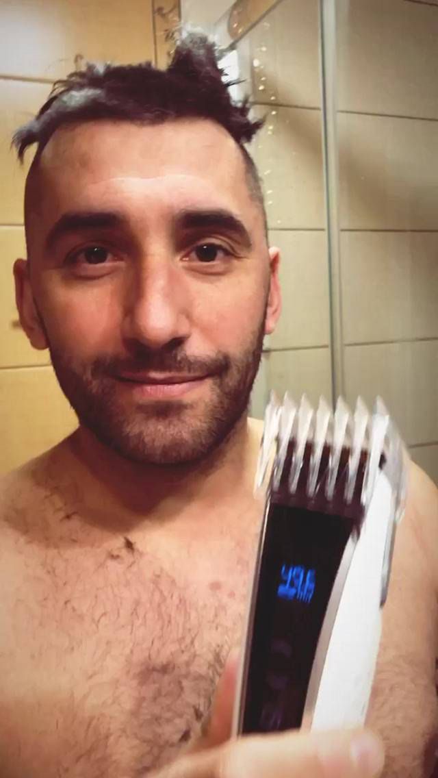 Rafał Maserak zgolił włosy
