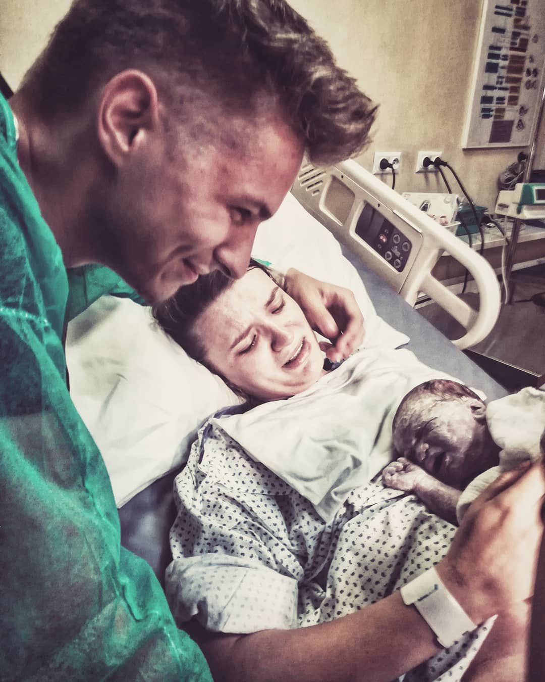 Adam Stachowiak w dniu narodzin córki