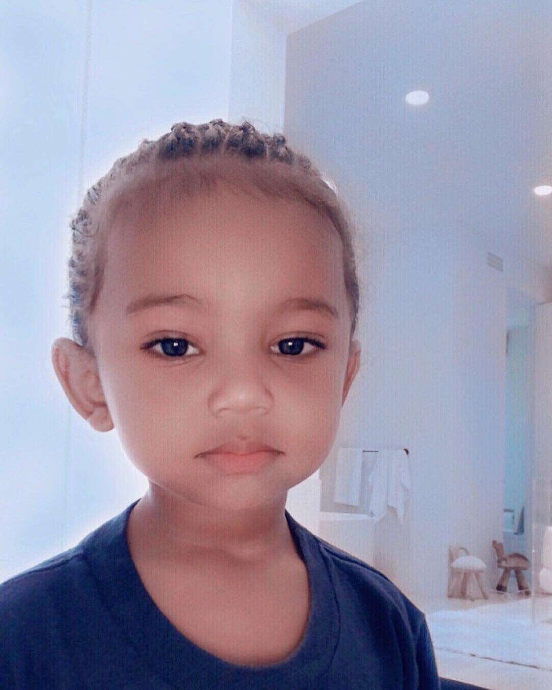 Saint West - Kim Kardashian rozjaśniła mu skórę?