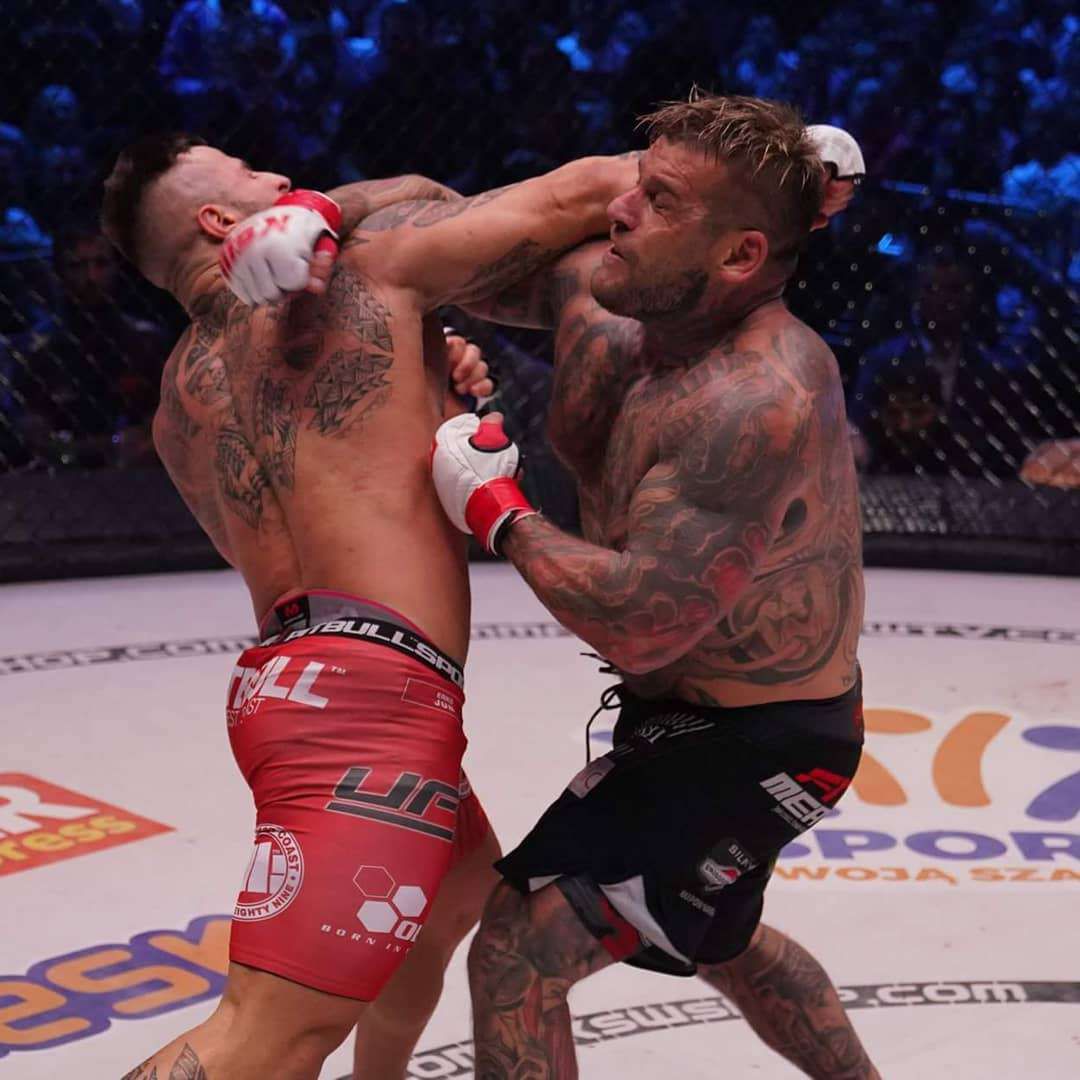 Erko Jun pokonuje Popka -  fot. Instagram ksw_mma