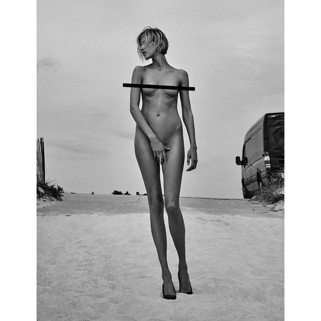 Anja Rubik nago w niemieckim Vogue