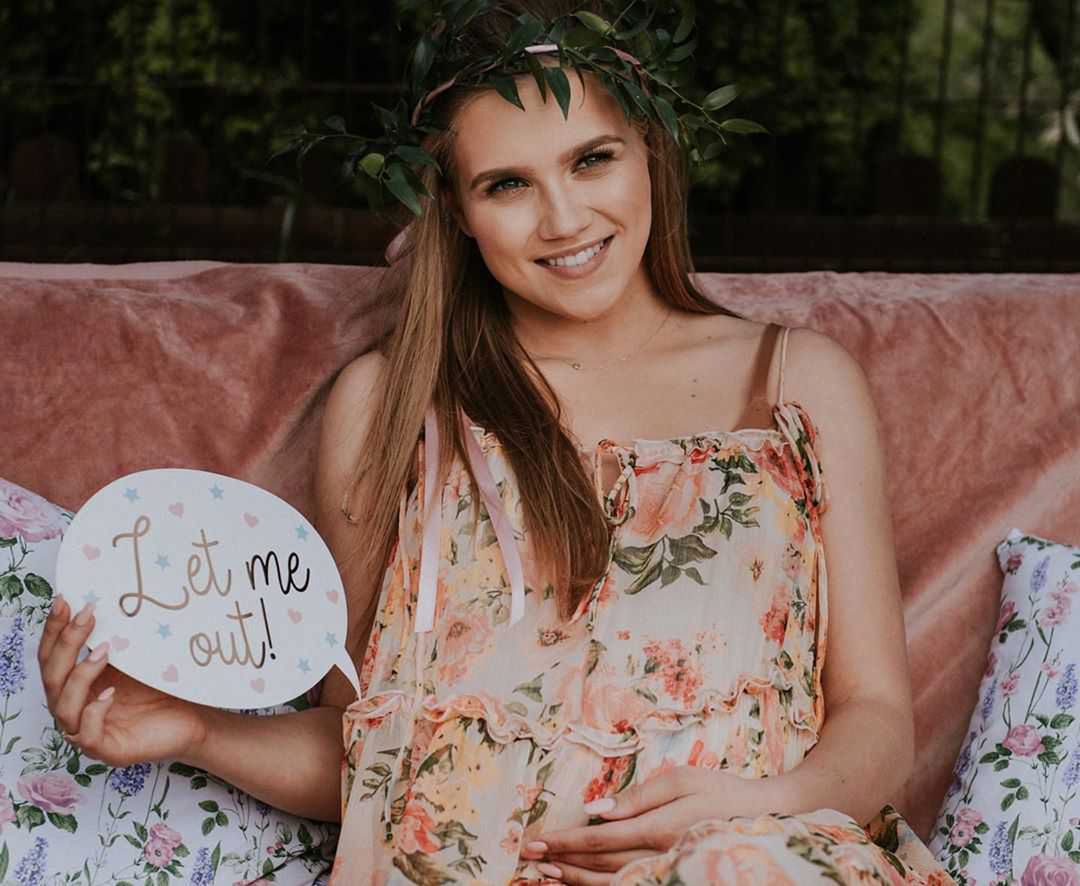 Agnieszka Kaczorowska wyprawiła ogrodowe baby shower w Dniu Matki!