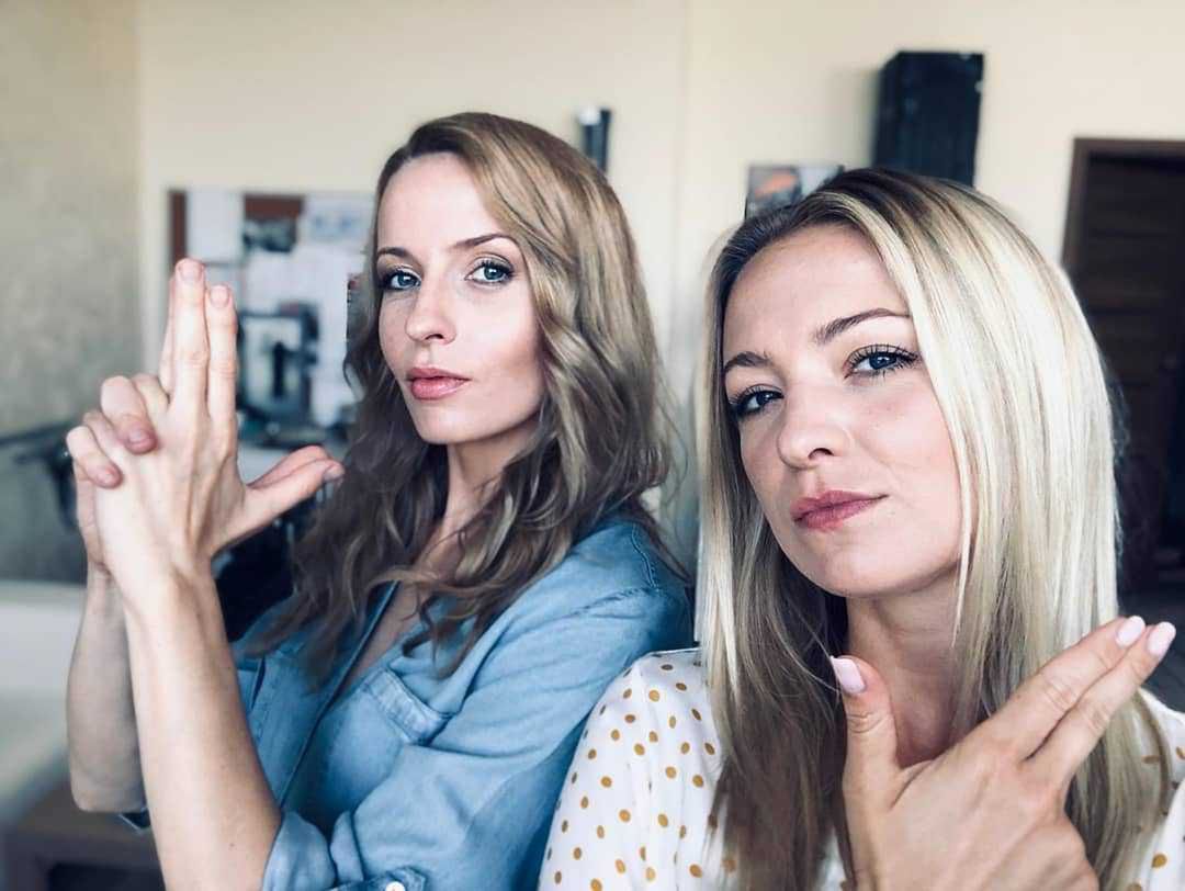 M jak miłość, Nina (Agnieszka Judycka), Asia (Barbara Kurdej-Szatan)