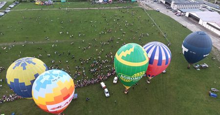 Podczas zawodów balonowych dron uszkodził poszycie balonu