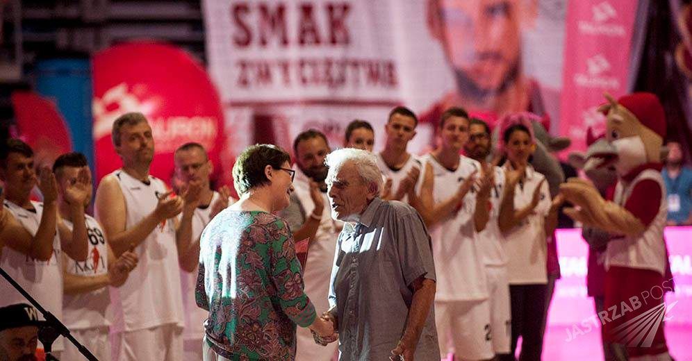 Ewa Kopacz na meczu Gortat vs Wojsko Polskie