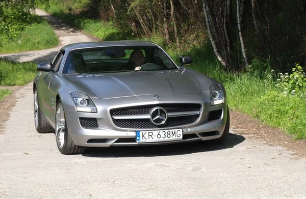 Mercedes SLS AMG: Skrzydła anioła, dusza diabła