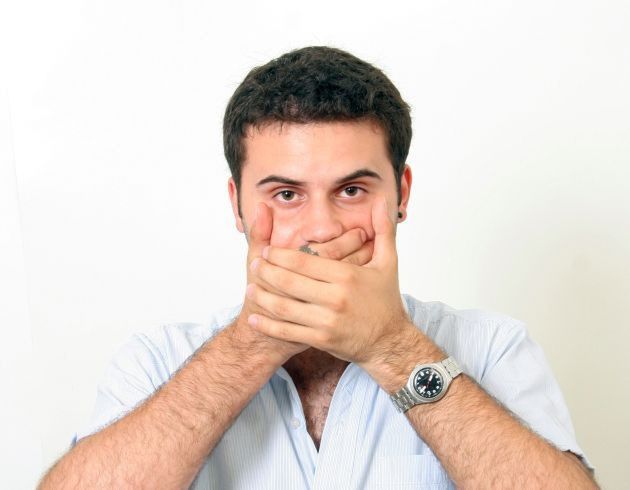 Jak mówić rzeczy przykre, czyli co zrobisz, gdy partnerowi śmierdzi z ust