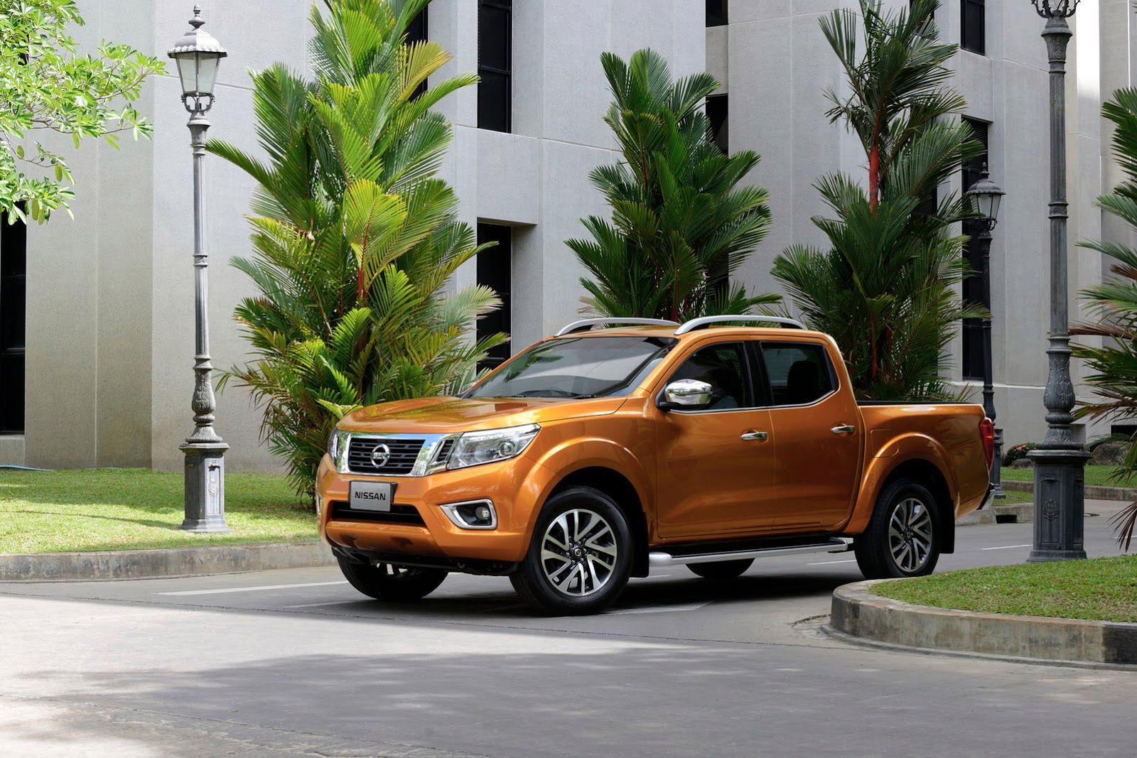Nowy Nissan Navara - obszerna galeria producenta 41