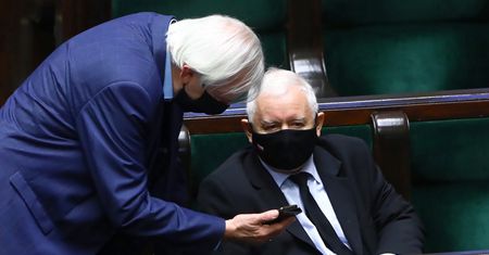 Najnowszy sondaż. Niepokojące informacje dla rządu PiS
