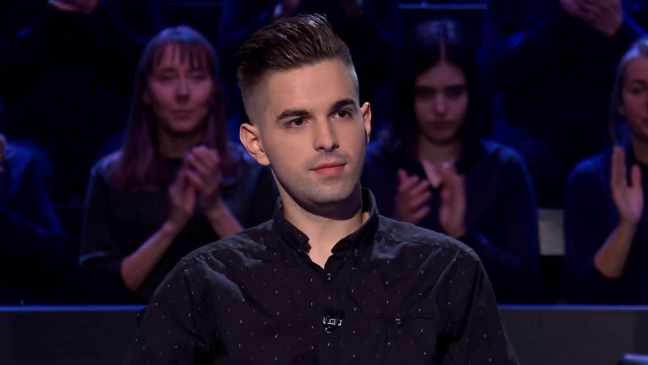 Uczestnik programu w studio "Milionerów"