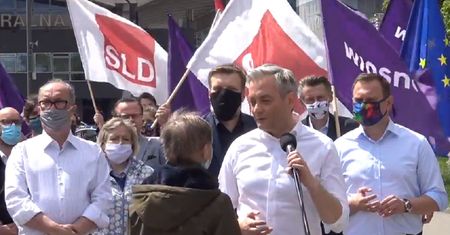 Wrocław. "Biedroń do gazu". Groźby pod adresem polityka Lewicy