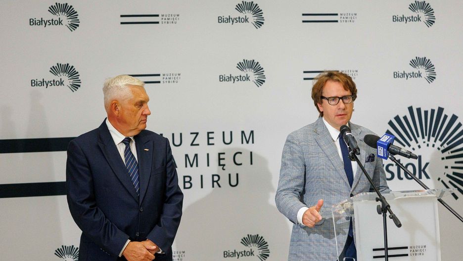 W czwartek (31.07) w Muzeum Pamięci Sybiru odbyła się konferencja prasowa zdradzająca szczegóły tegorocznej edycji Peletonu Pamięci. O wydarzeniu opowiadali prezydent Białegostoku Tadeusz Truskolaski i dyrektor Muzeum Pamięci Sybiru Wojciech Śleszyński.