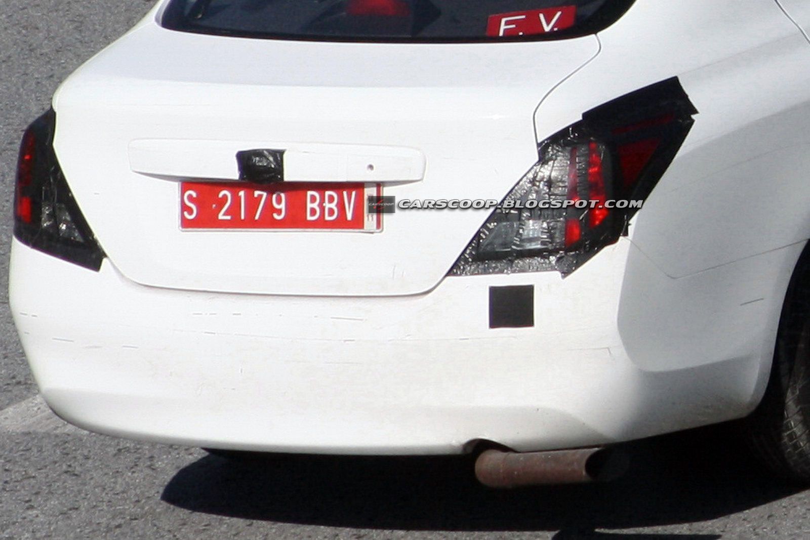 Nissan Sunny/Versa 2012