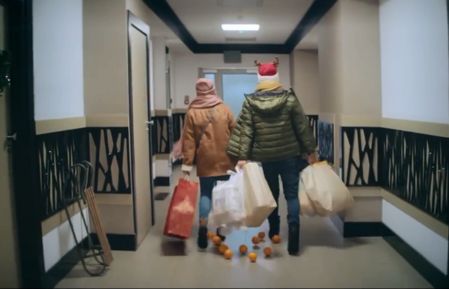 Szał zakupów i niezapłacony rachunek w kampanii aplikacji MAM