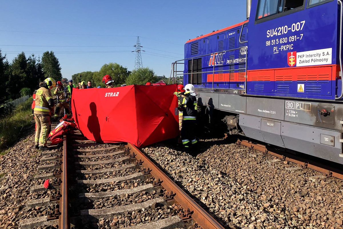 Tragedia Na Przejeździe Kolejowym. Dwie Osoby Nie żyją - WP Wiadomości