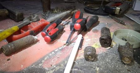 Libiąż. 14-latek czyścił granaty znalezione w lesie. Został ranny