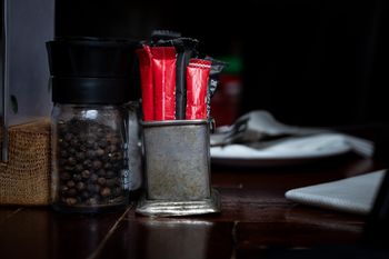 Zakażą ich w restauracjach i hotelach. Zmiany już od sierpnia