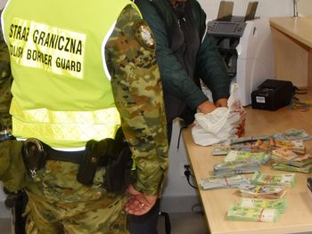 Medyka: Zatrzymanie na przejściu granicznym. W bagażu miała fortunę